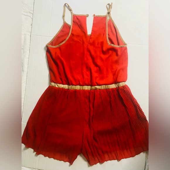 Soilmates pleated coral short jumpsuit. - Picture 2 of 5